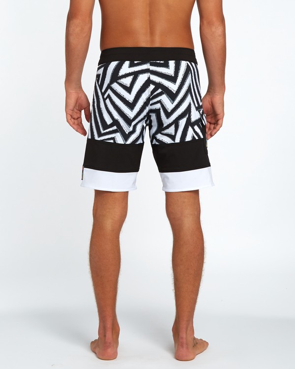 1 Pump X 18" Boardshorts  H1BS07BIP8 Billabong