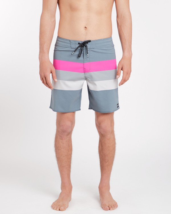 0 Momentum X Short 17'' Boardshorts  J1BS04BIS8 Billabong