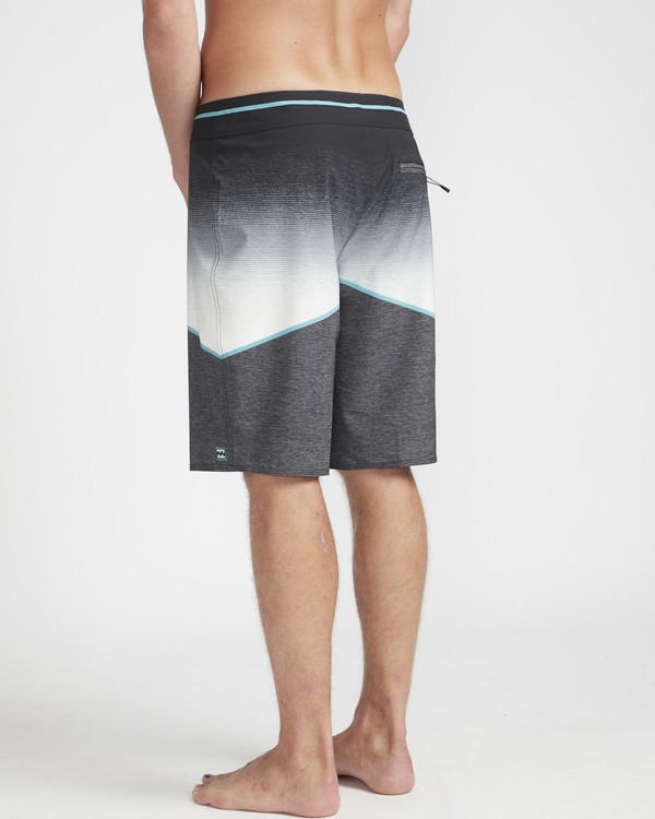 2 North Point Pro 20" Boardshorts Schwarz N1BS11BIP9 Billabong