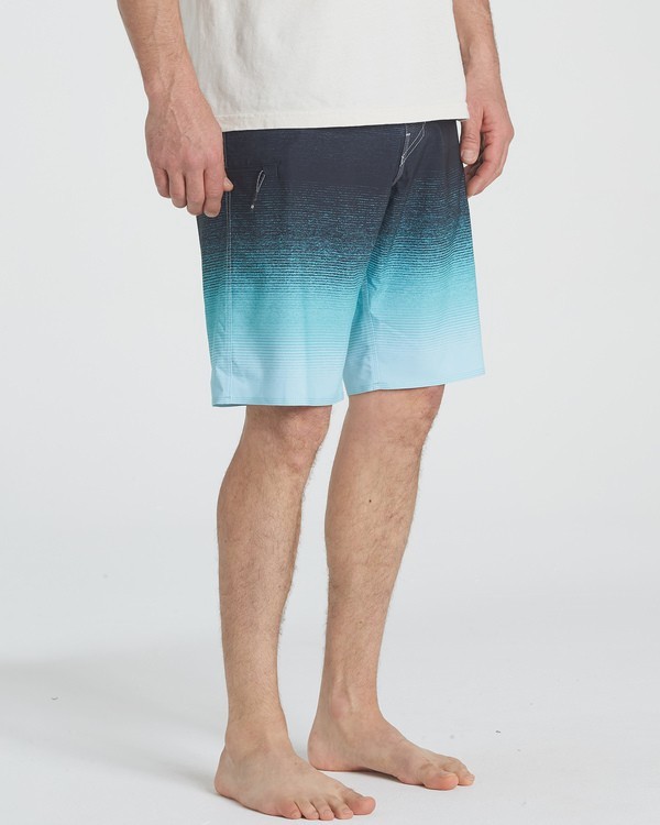 2 Fluid Airlite 20" Boardshorts  P1BS03BIS9 Billabong