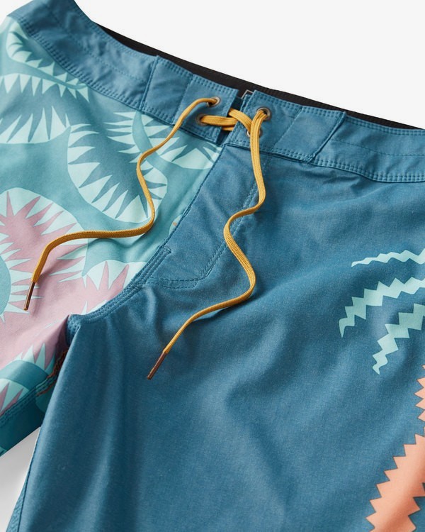 6 Strange Flora Pro 18" Boardshorts  P1BS10BIS9 Billabong