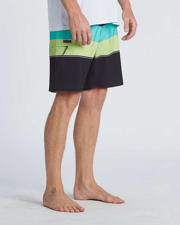 9 Momentum Airlite 19" - Boardshort à rayures Performance pour Homme Noir S1BS19BIP0 Billabong