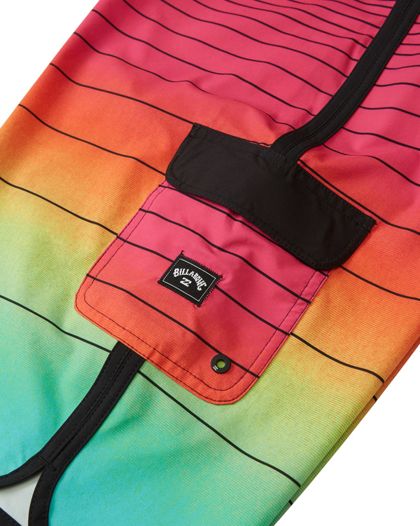 6 73 Stripe Pro 20" - Boardshorts com riscas para Homem Pink S1BS36BIP0 Billabong