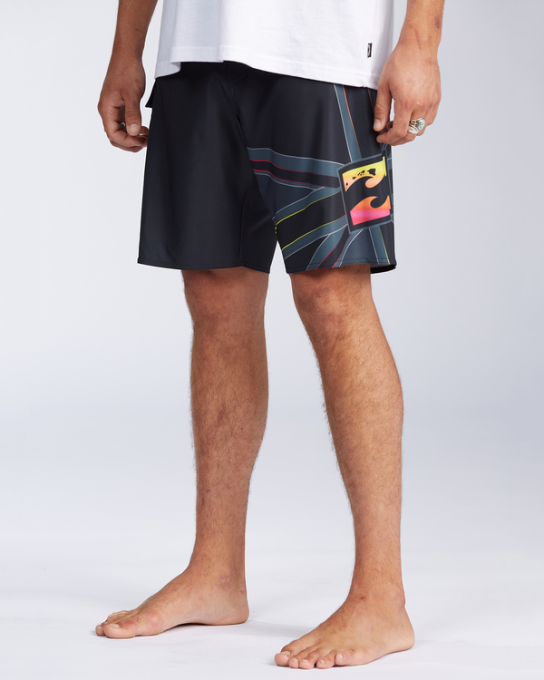 10 Showgun AI Pro 18.5" - Board Shorts for Men  V1BS06BIW0 Billabong