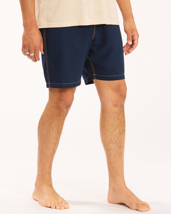 8 Wrangler Icons 17" - Boardshorts f&uuml;r M&auml;nner Blau Z1BS06BIF1 Billabong