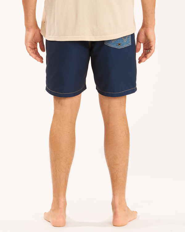 8 Wrangler Icons 17" - Boardshort pour Homme Marron Z1BS06BIF1 Billabong