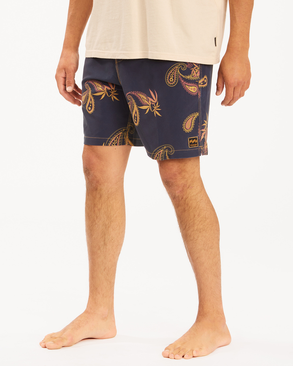 8 Wrangler Hazy Paisley Layback 17" - Boardshort para Hombre Azul Z1LB03BIF1 Billabong