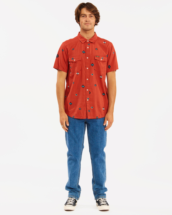 1 Wrangler Distant Land - Short Sleeve Shirt for Men Red Z1SH30BIF1 Billabong