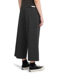 5 Double Pleated Bermuda - Bermuda-Shorts f&uuml;r Frauen Schwarz ELJNS00122 Element