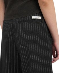 3 Double Pleated Bermuda - Bermuda-Shorts f&uuml;r Frauen Schwarz ELJNS00122 Element