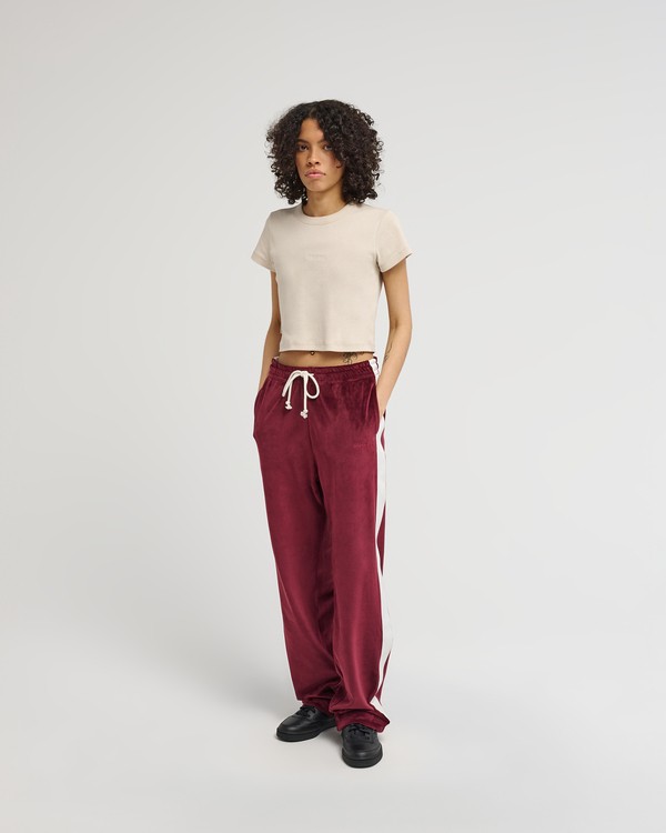 9 Velvet Red ELJFB03000 Element