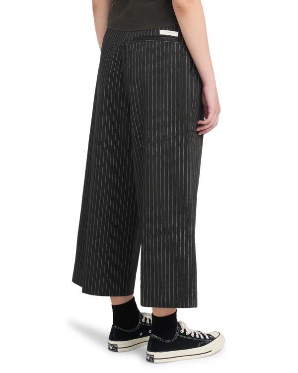 5 Double Pleated Bermuda - Bermuda-Shorts f&uuml;r Frauen Schwarz ELJNS00122 Element