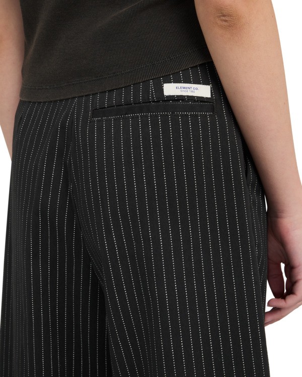 3 Double Pleated Bermuda - Bermuda-Shorts f&uuml;r Frauen Schwarz ELJNS00122 Element