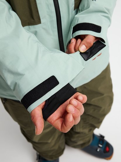 Forever Stretch GORE-TEX&reg;  EQYTJ03549