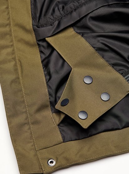 Overcast GORE-TEX&reg;  EQYTJ03567
