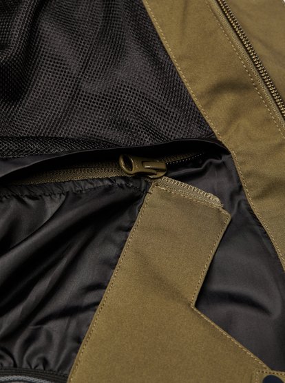 Overcast GORE-TEX&reg;  EQYTJ03567
