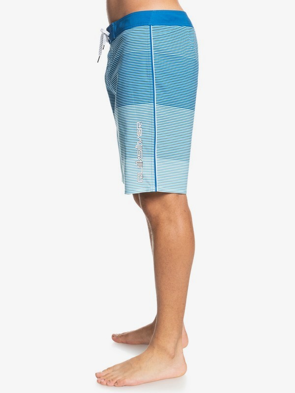 Surfsilk Massive 20" - Board Shorts for Men  EQYBS04528