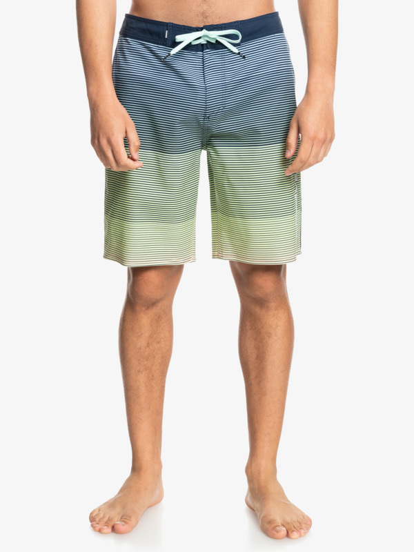 Surfsilk Massive 20" - Board Shorts for Men EQYBS04528