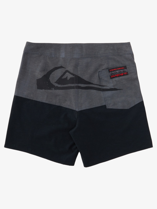 Quiksilver x Stranger Things Butt Logo 1986 17" - Board Shorts for Men  EQYBS04746