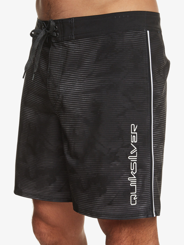 Surfsilk Massive 17" - Board Shorts for Men  EQYBS04782