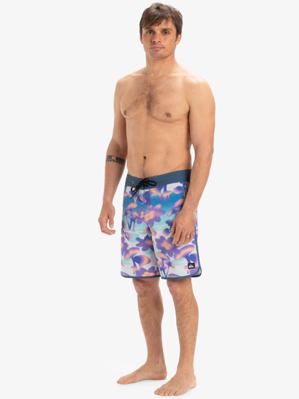 Highline Scallop 19" - Board Shorts for Men  EQYBS04865