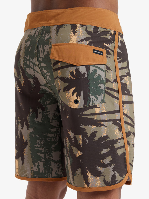 Highline Scallop 19" - Board Shorts for Men  EQYBS04865