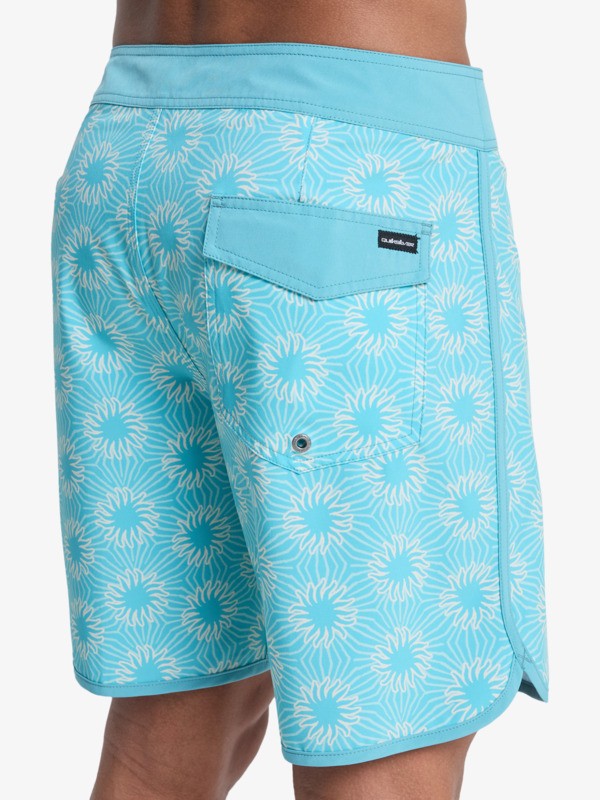 Surfsilk Scallop 18" - Boardshorts for Men  EQYBS04921