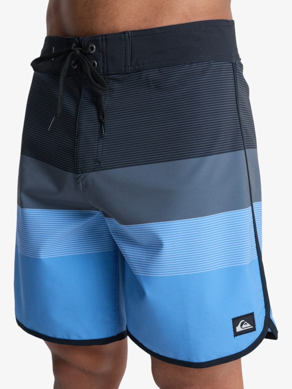 Surfsilk Scallop 18" - Boardshorts for Men  EQYBS04921