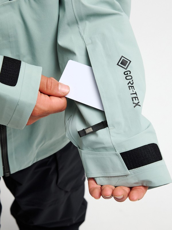 Highline Pro 3L GORE-TEX&reg;  EQYTJ03544