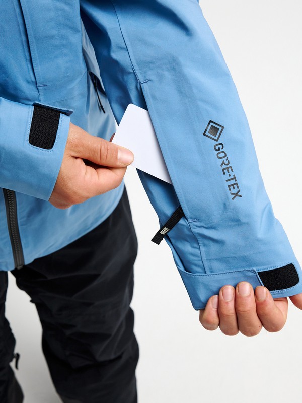 Forever Stretch GORE-TEX&reg;  EQYTJ03549