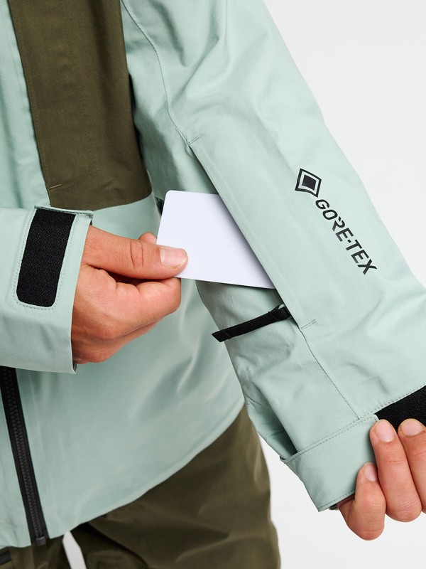 Forever Stretch GORE-TEX&reg;  EQYTJ03549