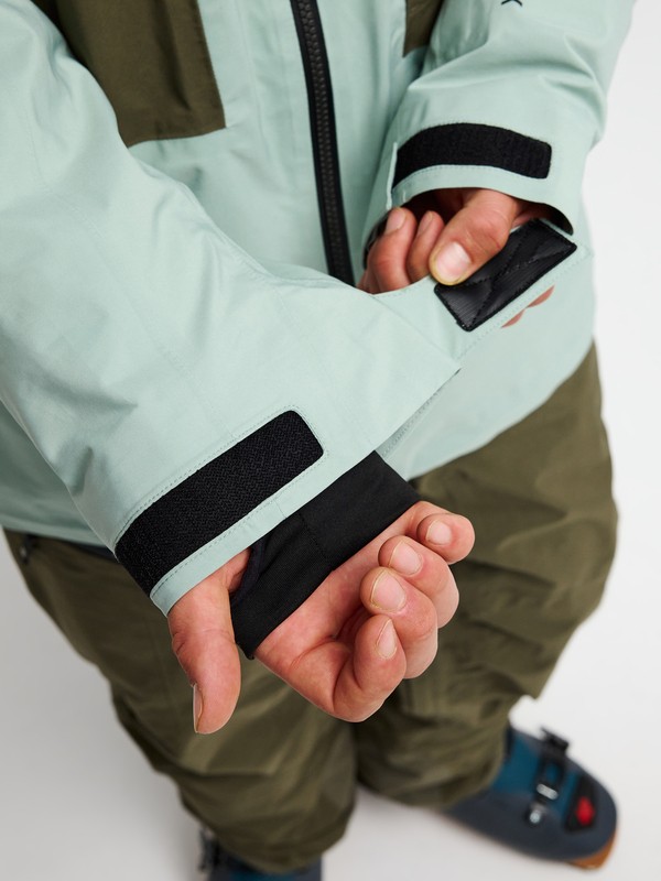 Forever Stretch GORE-TEX&reg;  EQYTJ03549