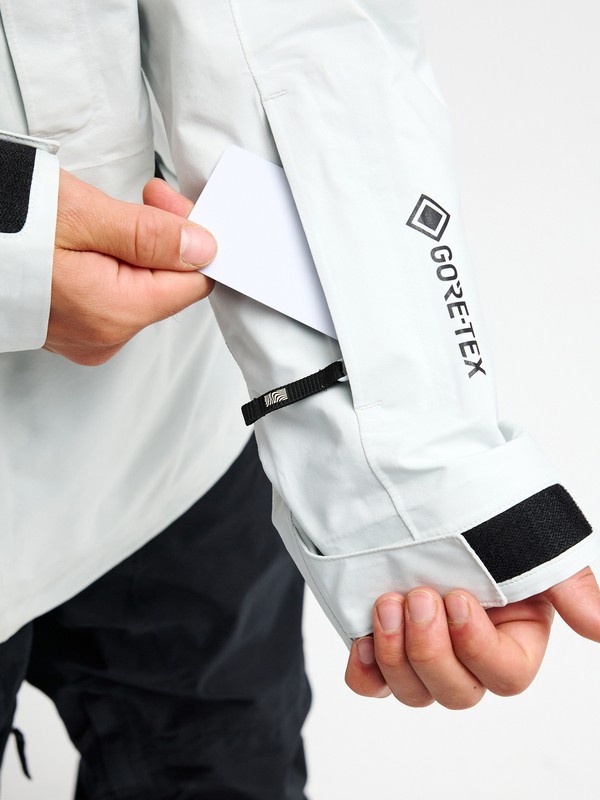 Forever Stretch GORE-TEX&reg;  EQYTJ03549