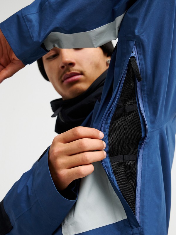 Young Guns GORE-TEX&reg;  EQYTJ03554