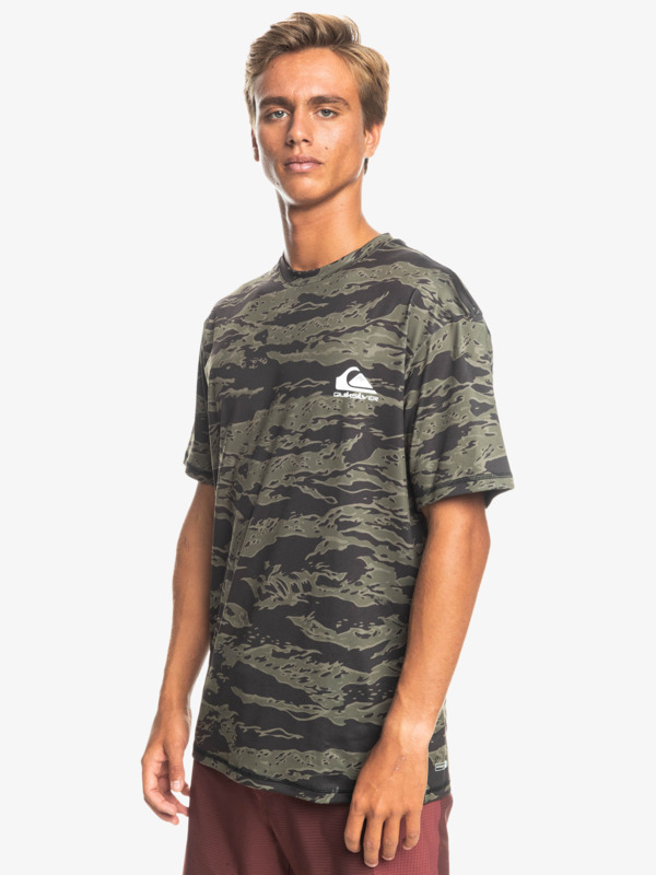 Comp Logo Surf - Short Sleeve UPF 50 Surf T-Shirt for Men  EQYWR03365