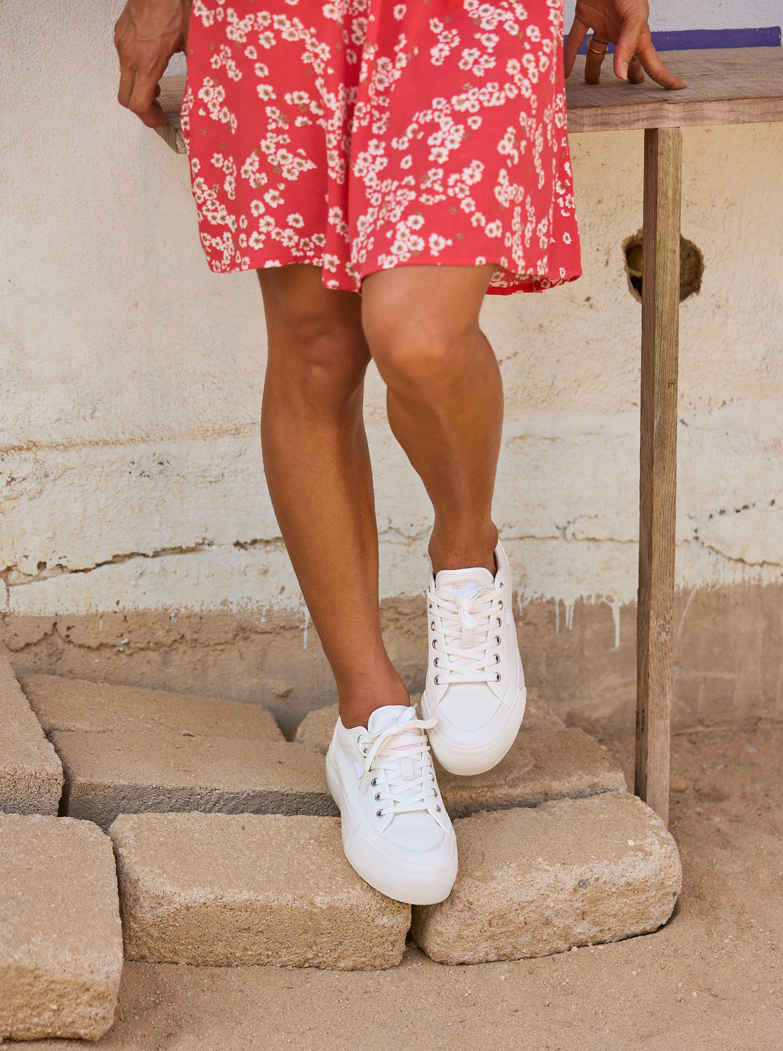 arjs300351_roxy,l_wht_frt1.jpg