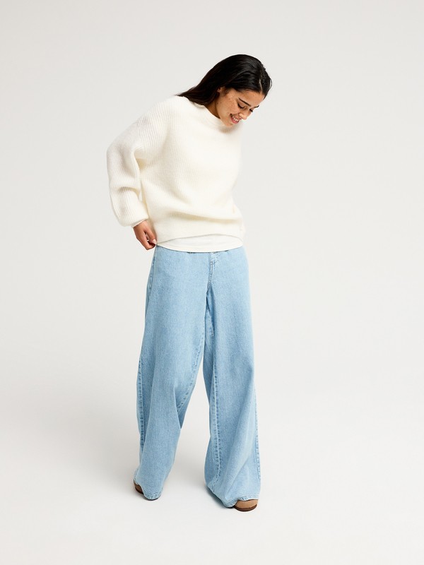 4 Loomed Horizon White ERJSW03704 Roxy