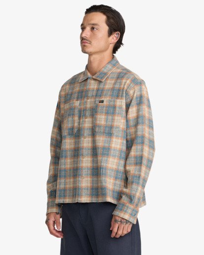 Dayshift Flannel  23A053603