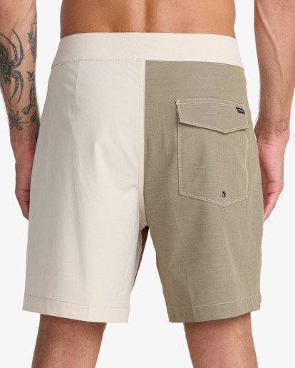 Rise Up 17"  23A082605