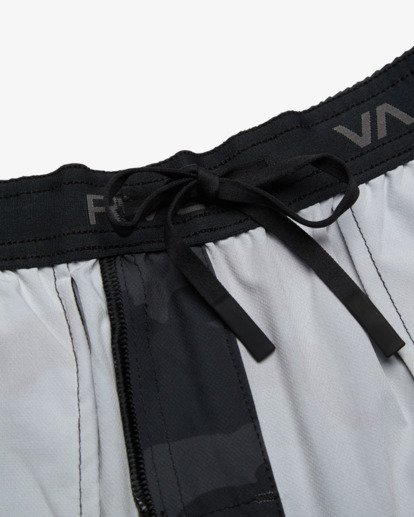 Yogger Stretch 17"  23A101550