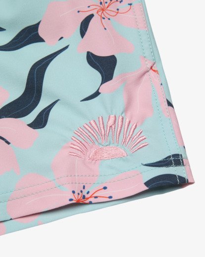 Resort 16"  23A251501