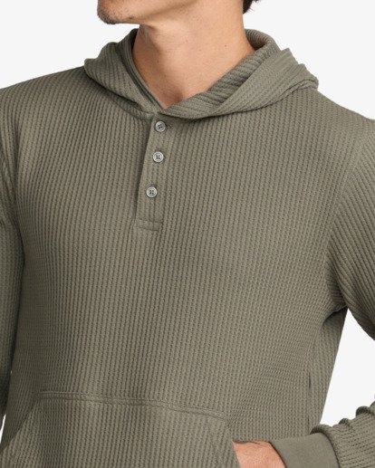 Dayshift Henley  23A534500