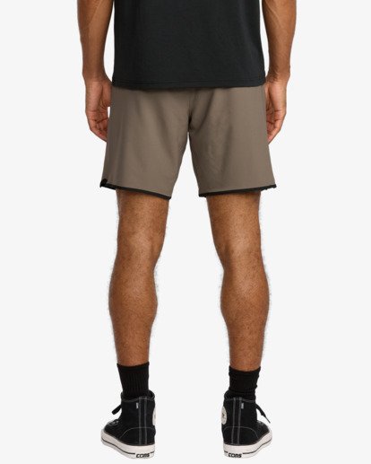 rvca, VA X Ali Yogger Stretch 17" - Bermuda Elasticizzati da Uomo, MUSHROOM (msh) VA X Ali Yogger Stretch 17" - Elasticated Shorts for Men  23MS103515