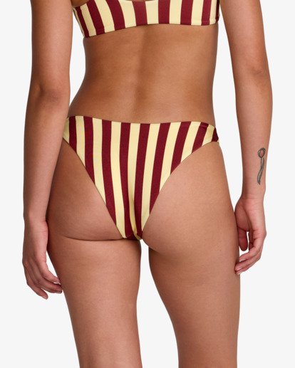 Leon Basic Scoop  23O182621