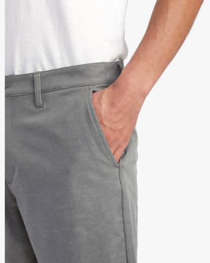 Back In - Hybrid Shorts for Men  AVYWS00286