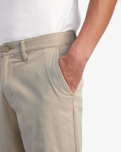 Back In - Hybrid Shorts for Men  AVYWS00286