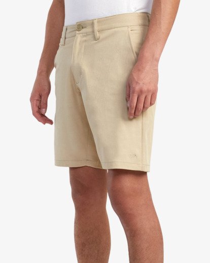 Back In - Hybrid Shorts for Men  AVYWS00286