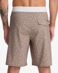 3 Va Print Beige 23A082604 RVCA