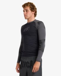 3 Tapout Black 23MS033611 RVCA