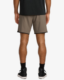 2 VA X Ali Yogger Stretch 17" - Elasticated Shorts for Men Multi 23MS103515 RVCA
